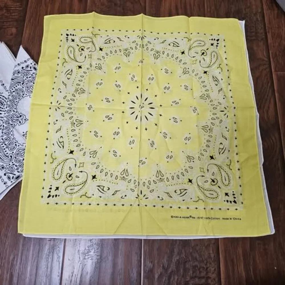 Set Of 8 Country Western Paisley Bandanas Scarves White & Yellow 100% Cotton
